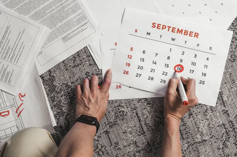 The 90-Day Danger Zone: How Certification Expiration Windows Are Costing Manufacturers Contracts